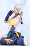 blonde_hair cosplay default_costume headset ibara kagamine_rin vocaloid rating:Safe score:0 user:Log