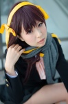 blazer blouse cosplay hairband hair_ribbons makiron pantyhose pleated_skirt scarf school_uniform skirt suzumiya_haruhi suzumiya_haruhi_no_yuuutsu rating:Safe score:1 user:nil!