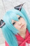 aqua_eyes aqua_hair bow cosplay dress harumiya_yun hatsune_miku twintails vocaloid rating:Safe score:0 user:pixymisa