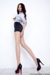beautyleg_703 blouse miniskirt pantyhose sheer_legwear skirt susan rating:Safe score:0 user:nil!