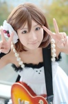 cosplay detached_sleeves dress guitar hirasawa_yui kishigami_hana k-on! rating:Safe score:0 user:nil!