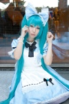 alice_in_musicland_(vocaloid) aqua_hair cosplay dress hairbow hatsune_miku twintails vocaloid yaya rating:Safe score:0 user:pixymisa