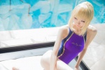 ahoge blonde_hair cosplay fate/series fate/stay_night king~earth~ mike one-piece_swimsuit ponytail pool saber swimsuit rating:Safe score:1 user:nil!
