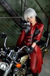 aya_(iv) blue_eyes boots cosplay dante devil_may_cry gloves gun motorcycle overcoat trousers vest white_hair rating:Safe score:0 user:pixymisa