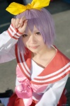aka_(morimori) cosplay hairband hiiragi_tsukasa kneesocks lucky_star pleated_skirt purple_hair sailor_uniform school_uniform skirt rating:Safe score:0 user:nil!