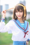 cosplay hairband hair_ribbons kuuya pleated_skirt sailor_uniform school_uniform skirt suzumiya_haruhi suzumiya_haruhi_no_yuuutsu rating:Safe score:0 user:nil!