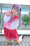 cosplay hairbows hiiragi_kagami kneesocks lucky_star merino_moko pleated_skirt purple_hair sailor_uniform school_uniform skirt twintails rating:Safe score:2 user:nil!