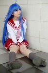 ahoge blue_hair cosplay izumi_konata lucky_star pantyhose pleated_skirt raiko sailor_uniform school_uniform skirt socks rating:Safe score:1 user:nil!