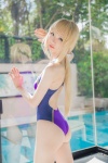 ahoge ass blonde_hair cosplay fate/series fate/stay_night king~earth~ mike one-piece_swimsuit ponytail pool saber swimsuit rating:Safe score:4 user:nil!
