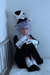cosplay crona plushie purple_eyes purple_hair robe soul_eater yuyu_kaname rating:Safe score:0 user:pixymisa