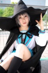 ari cape cosplay kneehighs nagato_yuki sailor_uniform school_uniform silver_hair suzumiya_haruhi_no_yuuutsu wand witch_hat rating:Safe score:0 user:nil!