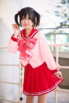 cosplay kuroneko pleated_skirt sailor_uniform school_uniform skirt skirt_lift to_heart to_heart_2 twintails yuzuhara_konomi rating:Safe score:2 user:nil!