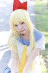 blonde_hair cosplay hairbow hiiragi_haruka kirisaki_chitoge nisekoi pleated_skirt ponytail sailor_uniform school_uniform skirt rating:Safe score:0 user:nil!