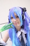 anti_the_infinite_holic_(vocaloid) blue_hair cosplay detached_sleeves dress hair_ribbons hatsune_miku headset kirimu leek red_eyes tie twintails vocaloid rating:Safe score:0 user:pixymisa