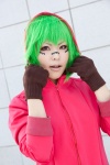 cosplay gloves green_hair gumi hoodie jacket matryoshka_(vocaloid) red_eyes shirakawa_minoru vocaloid rating:Safe score:0 user:pixymisa