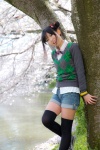 amaguri_irufu blouse bowtie denim double_bun hair_buns shorts sweater thighhighs rating:Safe score:2 user:pixymisa