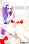 bed cosplay dress hat patchouli_knowledge purple_hair robe saku sweet_garden thighhighs touhou rating:Safe score:0 user:nil!