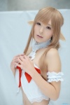 akitsu_honoka armbands asuna_(sao) blonde_hair bow cosplay elf_ears halter_top sword_art_online rating:Safe score:1 user:pixymisa