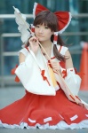 blouse cosplay detached_sleeves hairbow hakurei_reimu kishigami_hana miko skirt touhou rating:Safe score:0 user:nil!