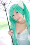 ame_demo_zutto_hare_(vocaloid) chii cosplay green_hair hair_ties hatsune_miku short_sleeve_cropped_sweater sleeveless_blouse twintails umbrella vocaloid rating:Safe score:0 user:pixymisa