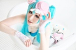 aqua_hair bathroom bathtub bikini_top cinnamon_roll_(vocaloid) cleavage cosplay dress gloves hatsune_miku swimsuit top_hat twintails urara_juri vocaloid rating:Safe score:4 user:nil!