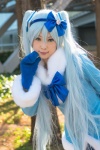 ageha blue_eyes blue_hair bow coat cosplay hairbow hatsune_miku twintails vocaloid rating:Safe score:0 user:pixymisa