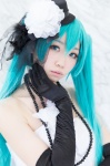 aqua_eyes aqua_hair cosplay dress elbow_gloves flower gloves hatsune_miku necklace top_hat twintails vocaloid yuni_(ii) rating:Safe score:3 user:pixymisa