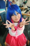 ahoge blue_hair cosplay izumi_konata lucky_star minazuki_sakuno sailor_uniform school_uniform rating:Safe score:0 user:nil!