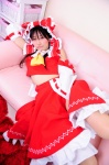 cosplay hairbow hakurei_reimu hanausagi_manyu jumper miko touhou rating:Safe score:0 user:LittleSweetLoli