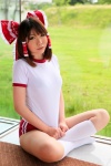 buruma cosplay gym_uniform hairbow hakurei_reimu higurashi_rin kneesocks shorts touhou rating:Safe score:0 user:Beako