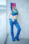 cosplay jojo_no_kimyou_na_bouken kuujou_jolyne mizusa multi-colored_hair tank_top trousers twin_buns rating:Safe score:1 user:nil!