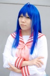 ahoge blue_hair cosplay izumi_konata kureha_marie lucky_star sailor_uniform school_uniform rating:Safe score:0 user:nil!