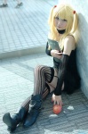 amane_misa apple blonde_hair book boots choker cosplay death_note detached_sleeves garter_straps hair_ties pantyhose thighhighs twintails uu zettai_ryouiki rating:Questionable score:3 user:pixymisa