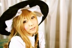 blonde_hair blouse braid cosplay hanamura_misaki jumper kirisame_marisa touhou witch_hat rating:Safe score:0 user:nil!