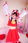 cosplay hairbow hakurei_reimu hanausagi_manyu jumper miko touhou rating:Safe score:0 user:LittleSweetLoli