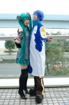 cosplay default_costume hatsune_miku kaito kuroha twintails vocaloid yukiko rating:Safe score:0 user:Log