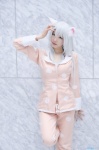 aki_(iv) animal_ears bakemonogatari cat_ears cosplay hanekawa_black hanekawa_tsubasa pajamas white_hair rating:Safe score:0 user:nil!