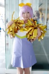cheerleader cosplay dress hairbow hiiragi_tsukasa lucky_star natsume_megumi pom_poms purple_hair rating:Safe score:0 user:nil!