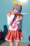 aka_(morimori) cosplay hairband hiiragi_tsukasa lucky_star pleated_skirt purple_hair sailor_uniform school_uniform skirt rating:Safe score:0 user:nil!