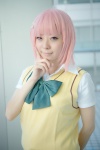 blouse bowtie cosplay momo_belia_deviluke mumuko pink_eyes pink_hair sweater to_love-ru rating:Safe score:1 user:pixymisa