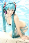 aqua_hair bikini cleavage cosplay hatsune_miku headset mashiro_yuki pool project_diva swimsuit twintails vocaloid wet rating:Safe score:12 user:nil!