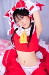 cosplay hairbow hakurei_reimu hanausagi_manyu jumper miko panties touhou rating:Safe score:1 user:LittleSweetLoli