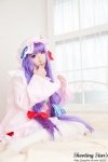 bed cosplay dress hat patchouli_knowledge purple_hair robe saku sweet_garden thighhighs touhou rating:Safe score:0 user:nil!