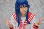 ahoge blouse blue_hair cosplay izumi_konata lucky_star sailor_uniform scarf school_uniform yuushi rating:Safe score:0 user:pixymisa