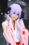 cosplay detached_sleeves hakama hanyuu higurashi_no_naku_koro_ni horns miko nogizaka_kura purple_hair yukata rating:Safe score:0 user:nil!