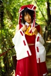 blouse cosplay detached_sleeves hairbow hakurei_reimu matsunaga_ayaka miko skirt touhou rating:Safe score:0 user:nil!