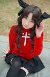 cosplay fate/series fate/stay_night hazuki_minami miniskirt skirt sweater thighhighs tohsaka_rin turtleneck twintails zettai_ryouiki rating:Safe score:2 user:nil!