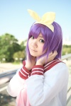 cosplay hairbow hiiragi_tsukasa lucky_star purple_hair rindou_sana sailor_uniform school_uniform rating:Safe score:0 user:nil!