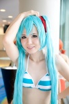 aqua_hair bikini cosplay hatsune_miku headset kishimen project_diva swimsuit twintails vocaloid rating:Safe score:0 user:pixymisa
