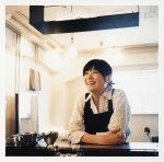 a_piacere apron blouse kitchen ueno_juri rating:Safe score:0 user:nil!